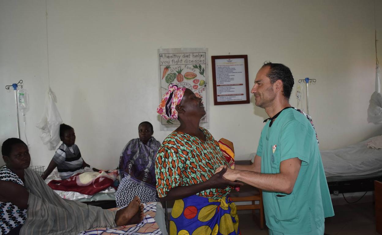 Cesar Ramírez dice que se trae de su estancia en Uganda el agradecimiento de los pacientes. 