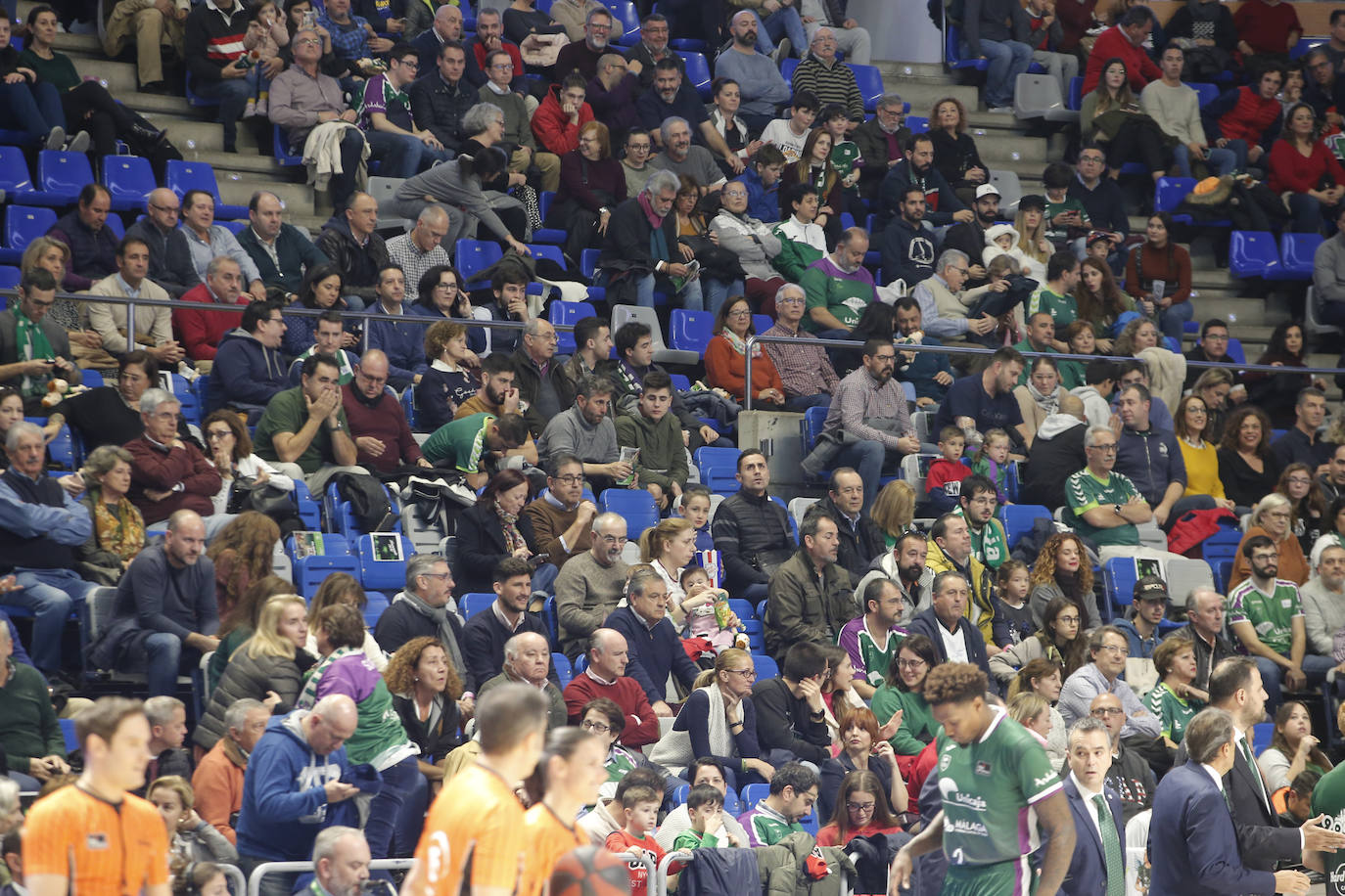 Búscate en las fotos del Unicaja-Obradoiro