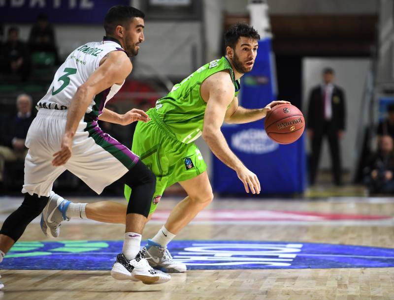 El equipo de Luis Casimiro cae derrotado en su visita al Tofas. 