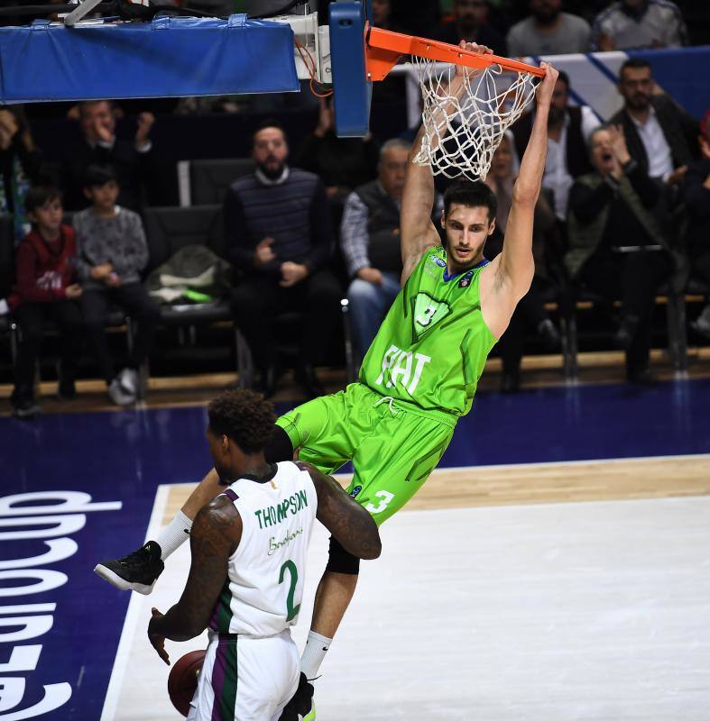 El equipo de Luis Casimiro cae derrotado en su visita al Tofas. 