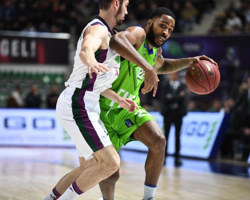 El equipo de Luis Casimiro cae derrotado en su visita al Tofas. 