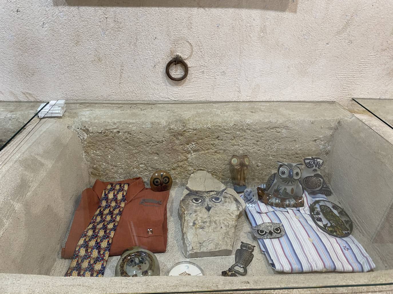 Fotos: Rincón de la Victoria rinde homenaje a Manuel Alcántara con una escultura y una cerámica