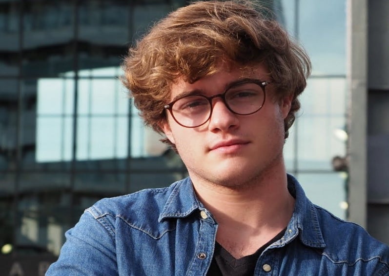 Gèrard, 20 años. Ceuta, pero vive en Sevilla.