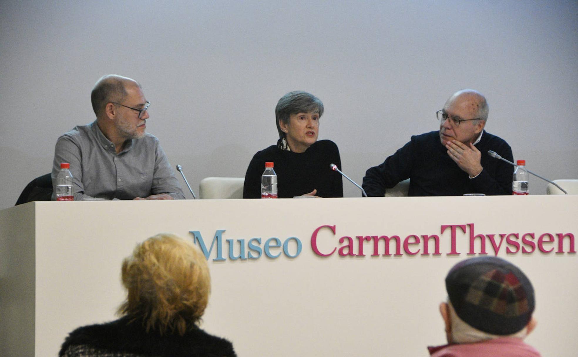 Pablo Aranda, Luisa Etxenike y Justo Navarro, ayer en el Museo Carmen Thyssen Málaga. 