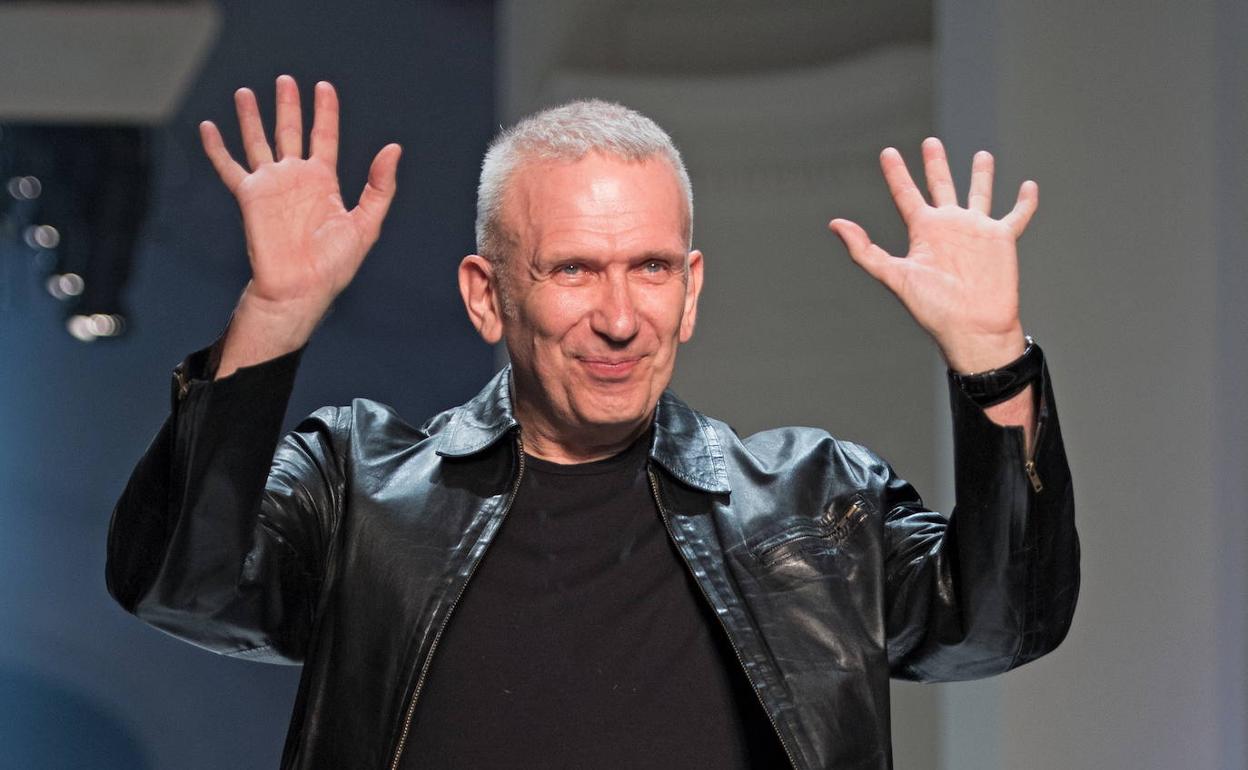 Jean-Paul Gaultier, en la pasarela de París.