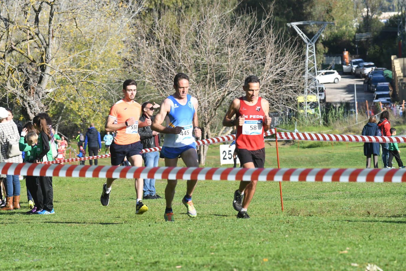 Unos 500 corredores participaron en la prueba del Circuito de Campo a Través de la Diputación de Málaga, en la que Cristian Benítez y Jalaba Enni se alzaron como ganadores.