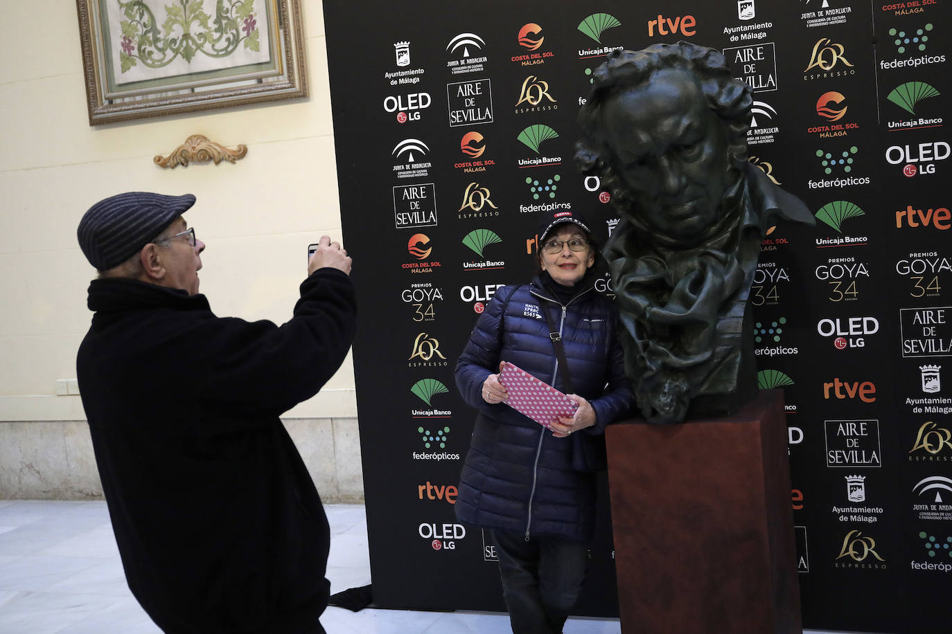 Fotos: Fotografíate con la estatuilla de los Goya en el Ayuntamiento de Málaga hasta el 24 de enero