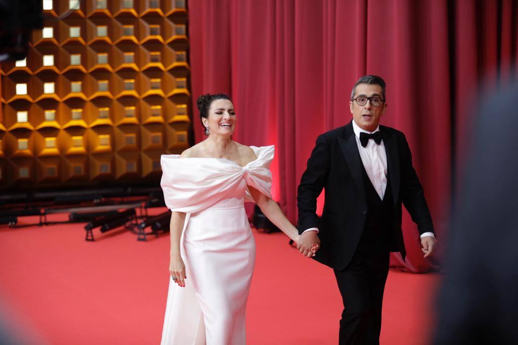 Desfile de los famosos asistentes a la gala en el Palacio de Deportes. 