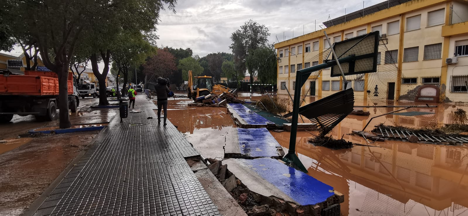 Efectos de las últimas lluvias en Campanillas. En Málaga se mantiene el aviso naranja este sábado.