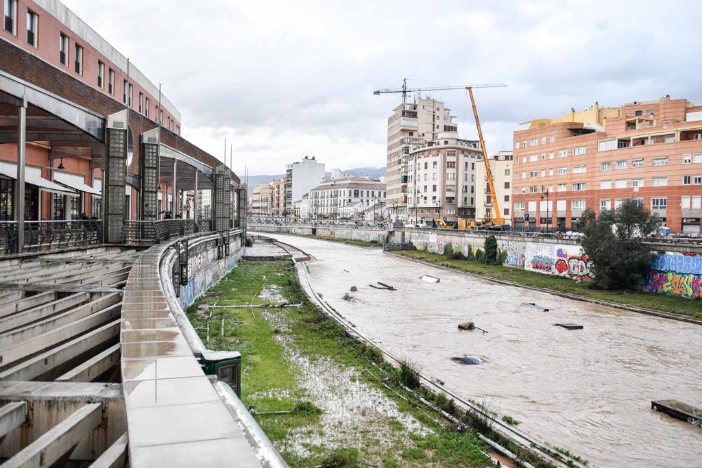 Efectos de las últimas lluvias en Campanillas. En Málaga se mantiene el aviso naranja este sábado.