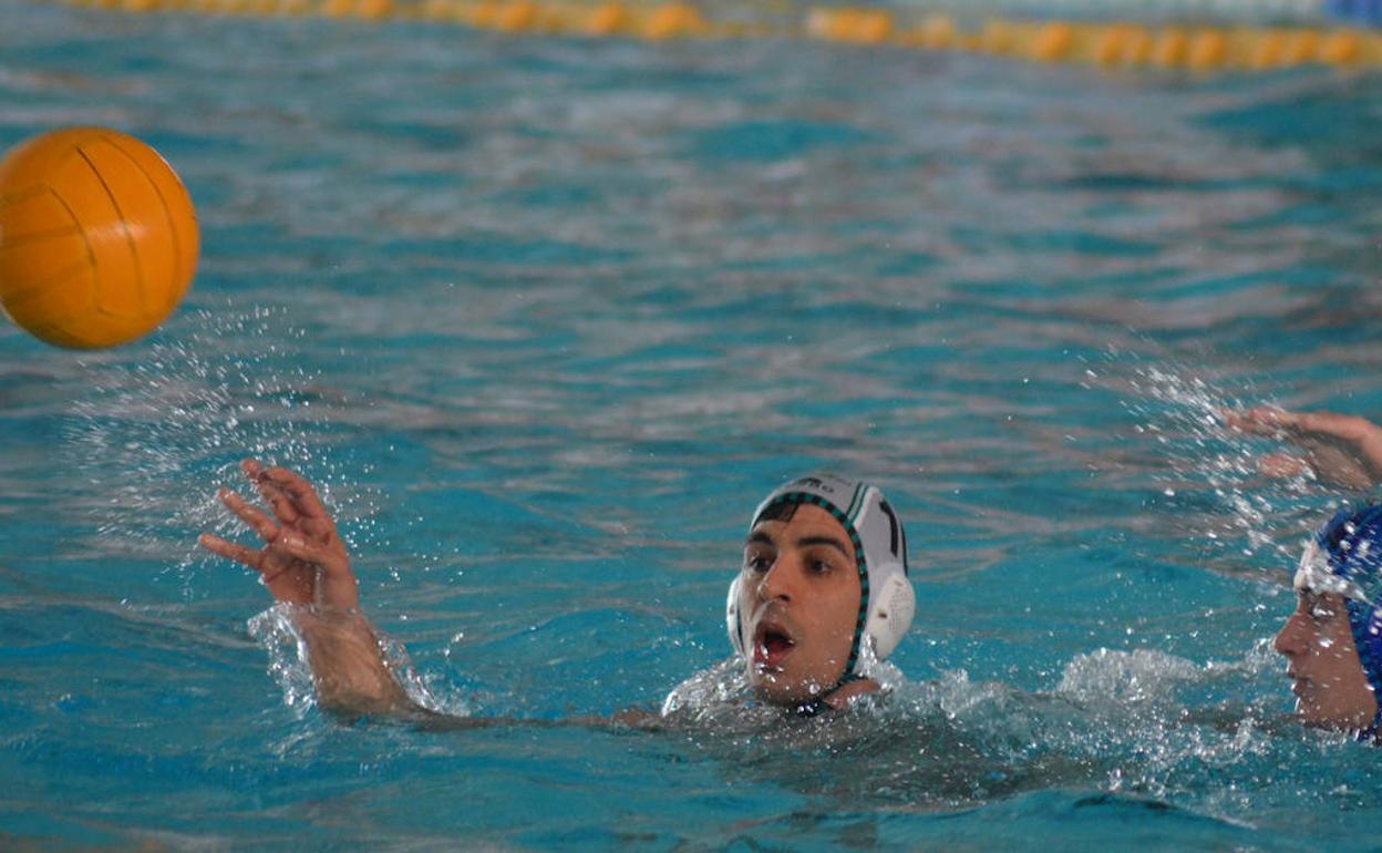 El Waterpolo Málaga, sin opciones contra el líder