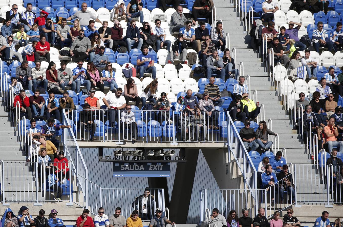 Las mejores imágenes de los aficionados que asistieron al Málaga.Mirandés (2-2)