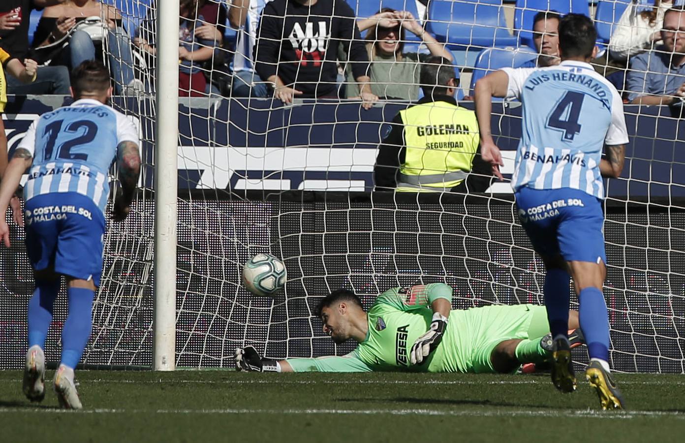 El equipo blanquiazul regala dos goles y sólo puede empatar