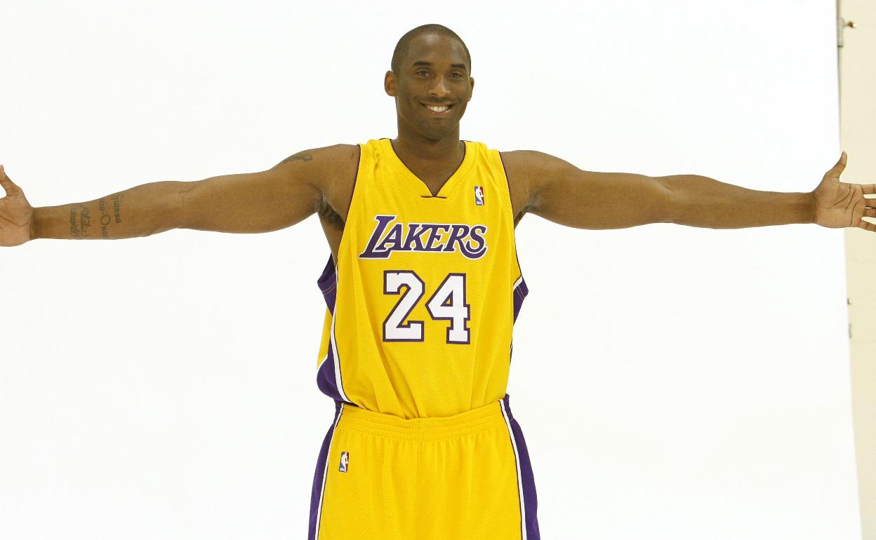 Kobe Bryant con la camiseta de los Lakers.