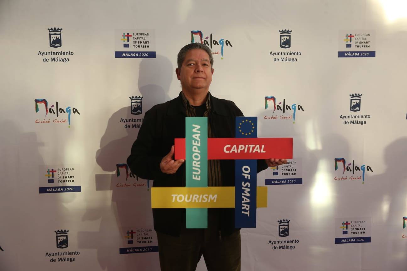 Unos 900 invitados asisten al acto, celebrado en el Palacio de Ferias de Málaga. 