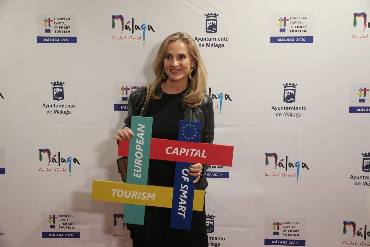 Unos 900 invitados asisten al acto, celebrado en el Palacio de Ferias de Málaga. 