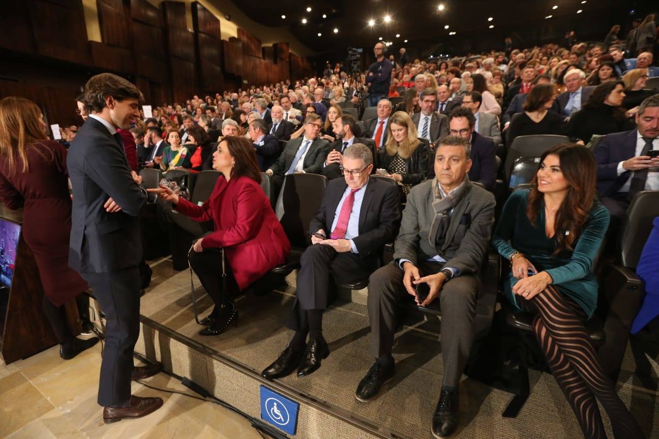 Unos 900 invitados asisten al acto, celebrado en el Palacio de Ferias de Málaga. 