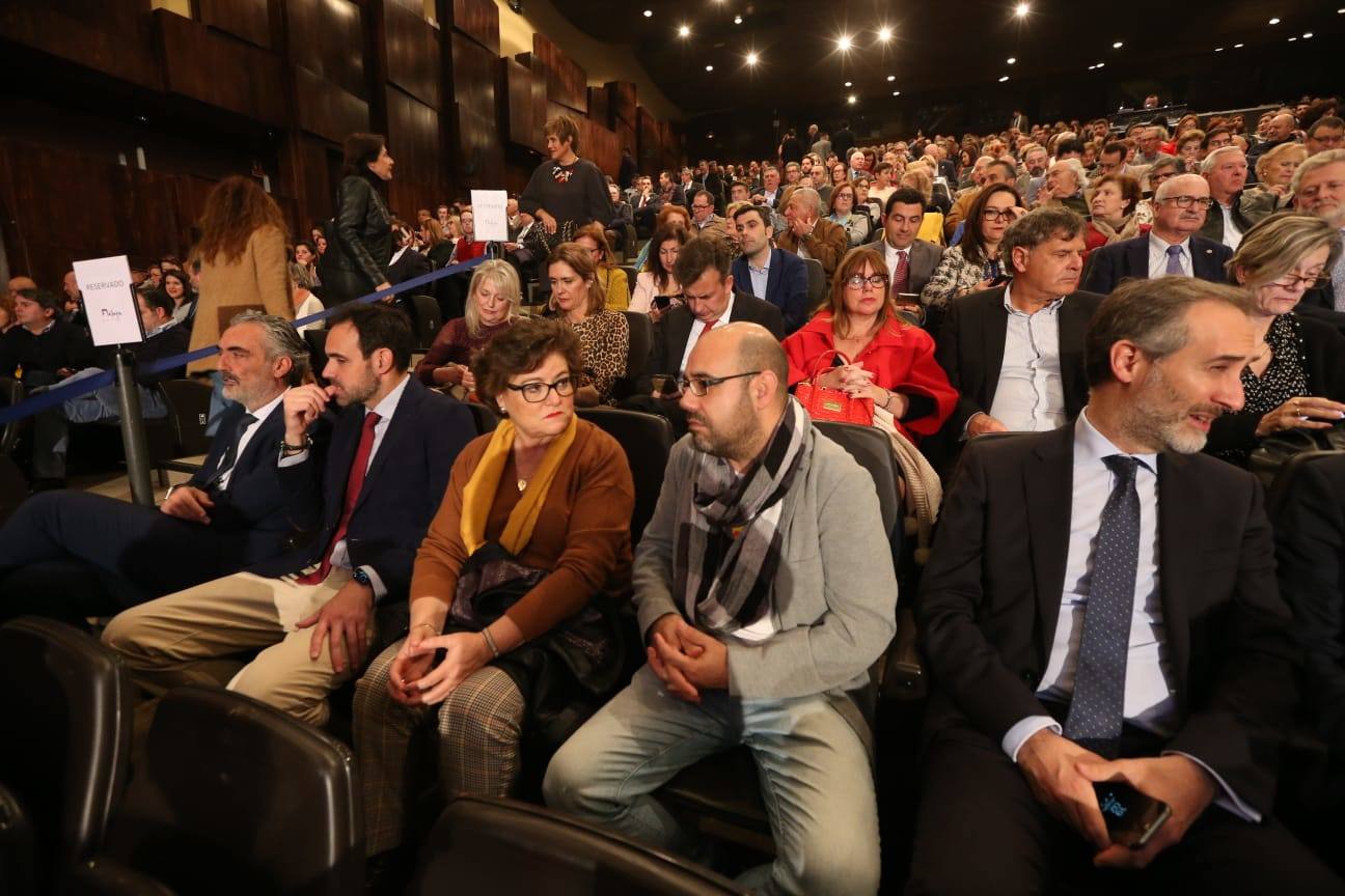 Unos 900 invitados asisten al acto, celebrado en el Palacio de Ferias de Málaga. 