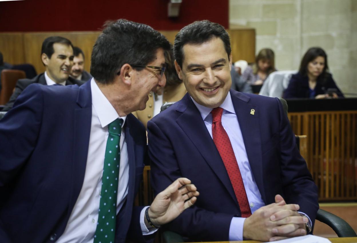 Moreno y Juan Marín durante el debate. :: iE. P. 