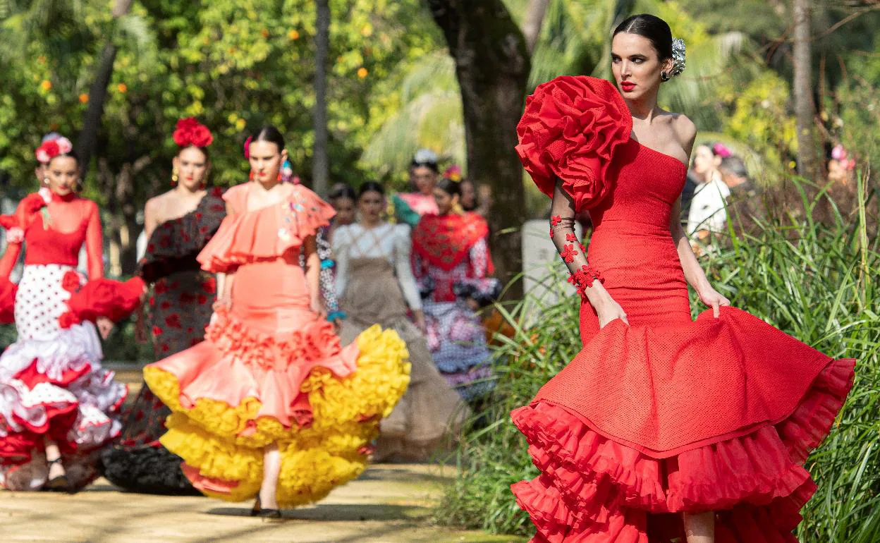 DISFRAZ DE BAILAORA FLAMENCA MODELO HUELVA PARA MUJER.