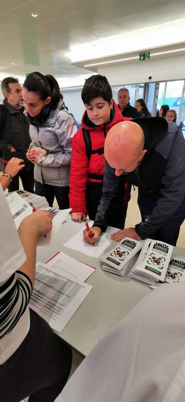 La prueba, que cumple este año su décima edición, reúne a decenas de aficionados al mundo de la imagen en Málaga para pasar una jornada lúdica y de convivencia en torno a la fotografía