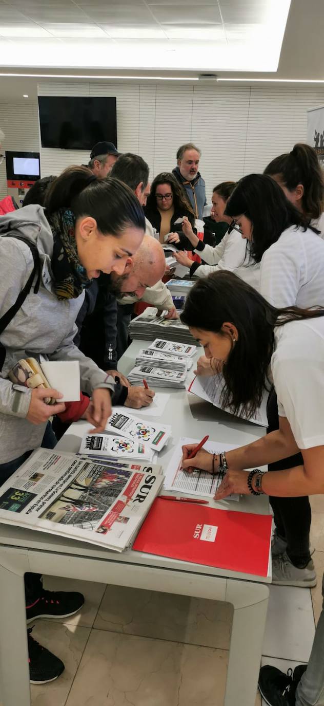 La prueba, que cumple este año su décima edición, reúne a decenas de aficionados al mundo de la imagen en Málaga para pasar una jornada lúdica y de convivencia en torno a la fotografía