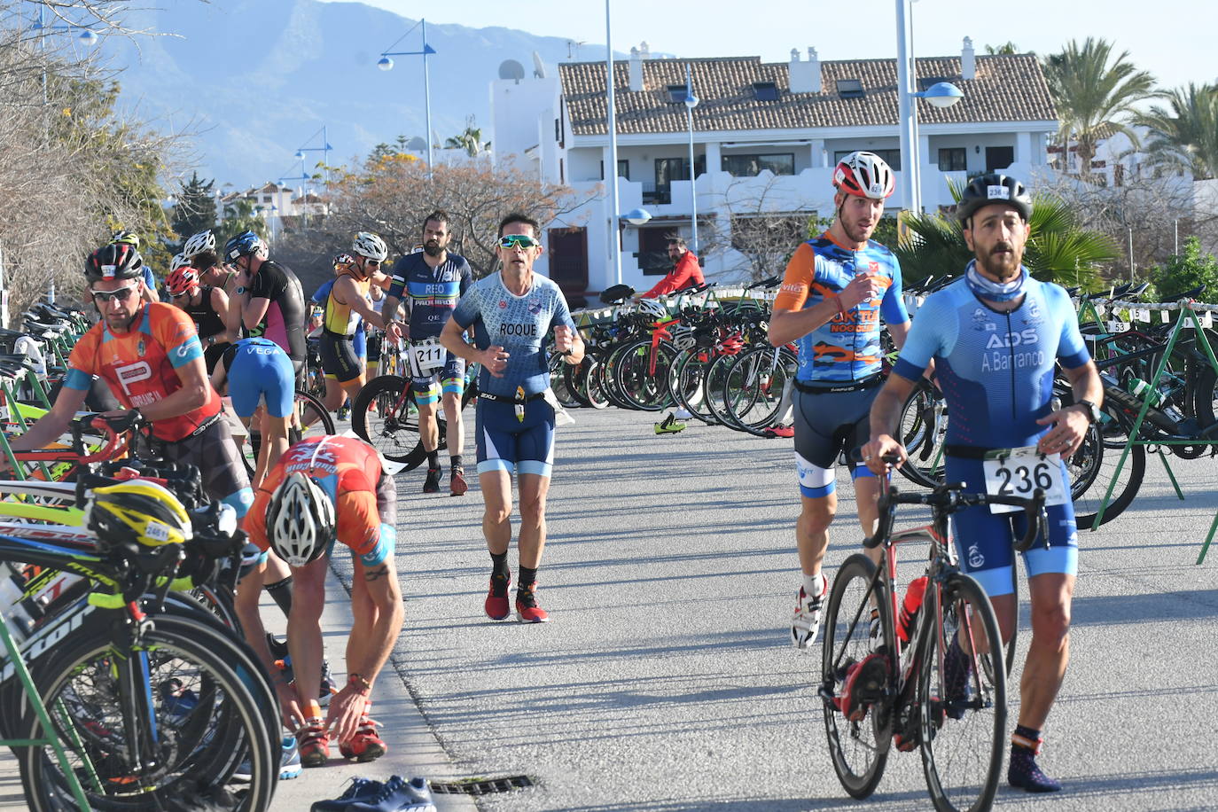 Unos 800 atletas se han dado cita en esta cita deportiva que incluye esta edición como novedad una promoción para deportistas no federados de categorías alevín e infantil