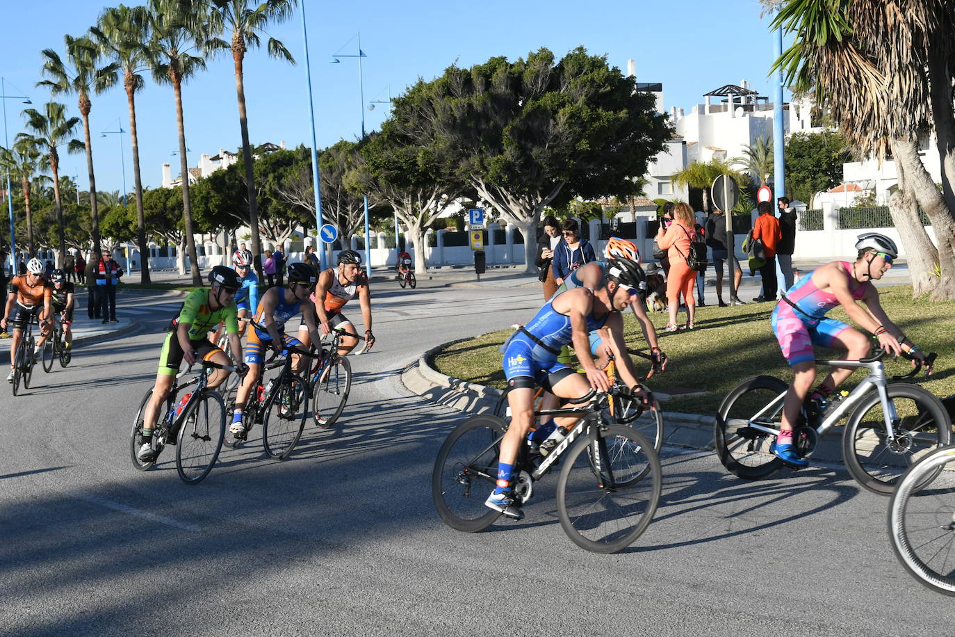 Unos 800 atletas se han dado cita en esta cita deportiva que incluye esta edición como novedad una promoción para deportistas no federados de categorías alevín e infantil