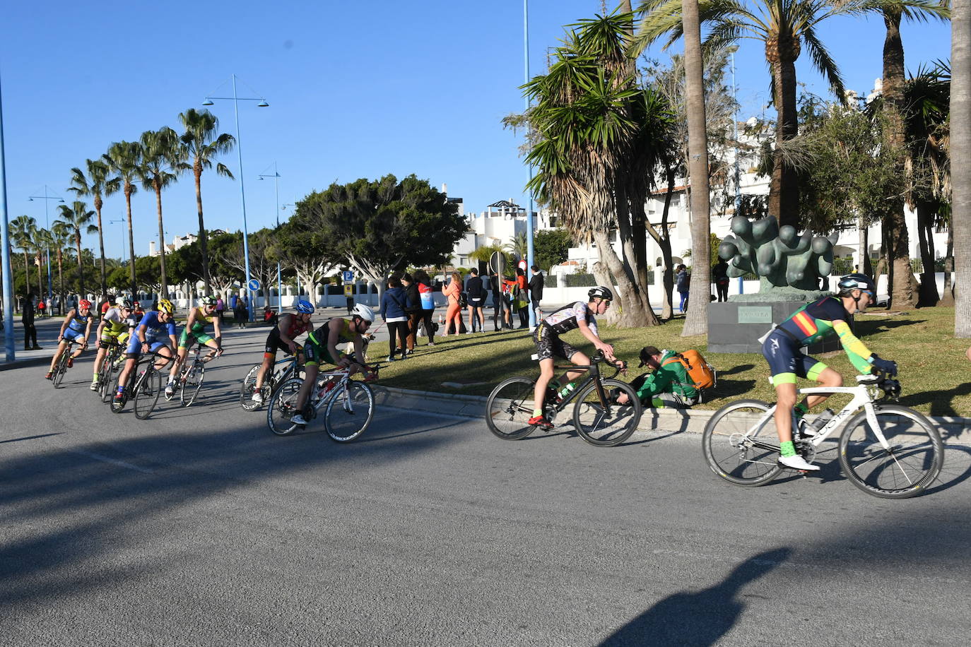 Unos 800 atletas se han dado cita en esta cita deportiva que incluye esta edición como novedad una promoción para deportistas no federados de categorías alevín e infantil