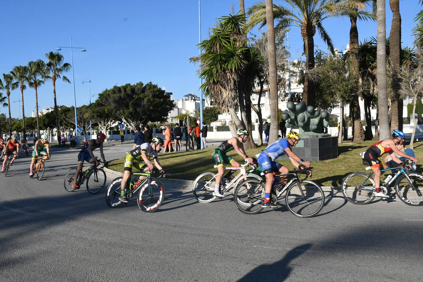 Unos 800 atletas se han dado cita en esta cita deportiva que incluye esta edición como novedad una promoción para deportistas no federados de categorías alevín e infantil