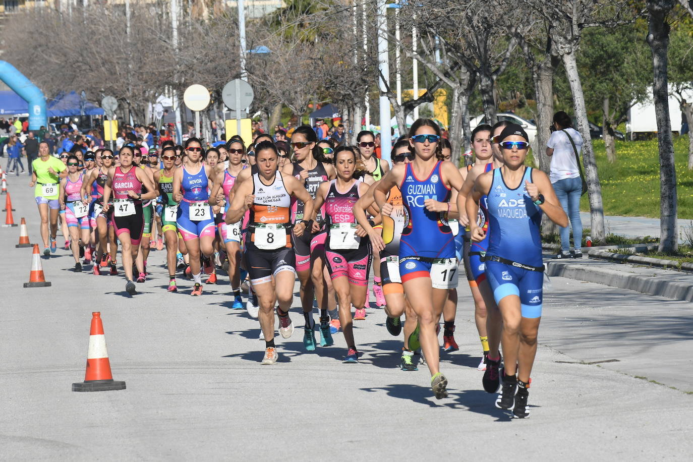 Unos 800 atletas se han dado cita en esta cita deportiva que incluye esta edición como novedad una promoción para deportistas no federados de categorías alevín e infantil