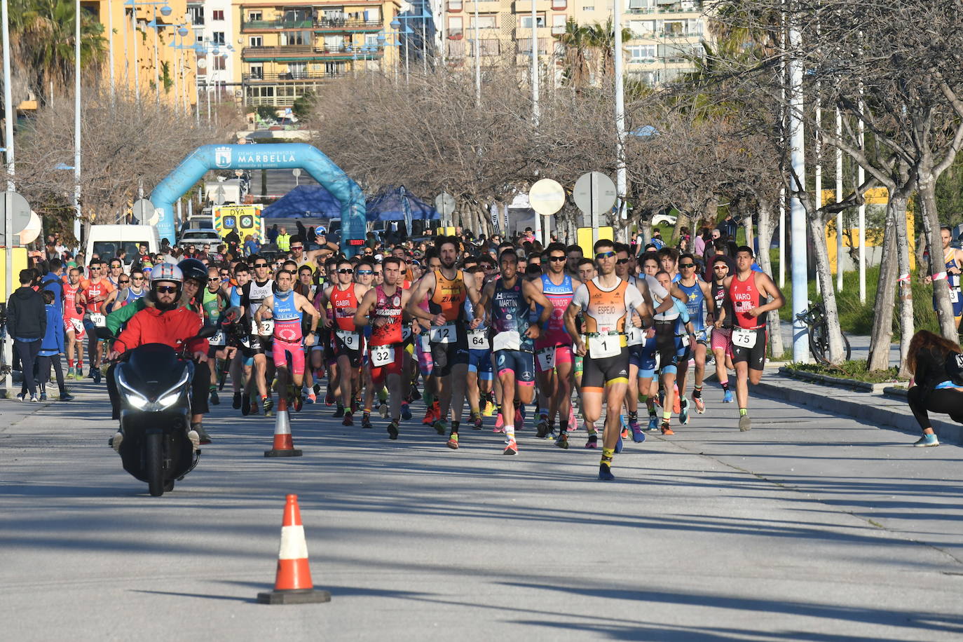 Unos 800 atletas se han dado cita en esta cita deportiva que incluye esta edición como novedad una promoción para deportistas no federados de categorías alevín e infantil