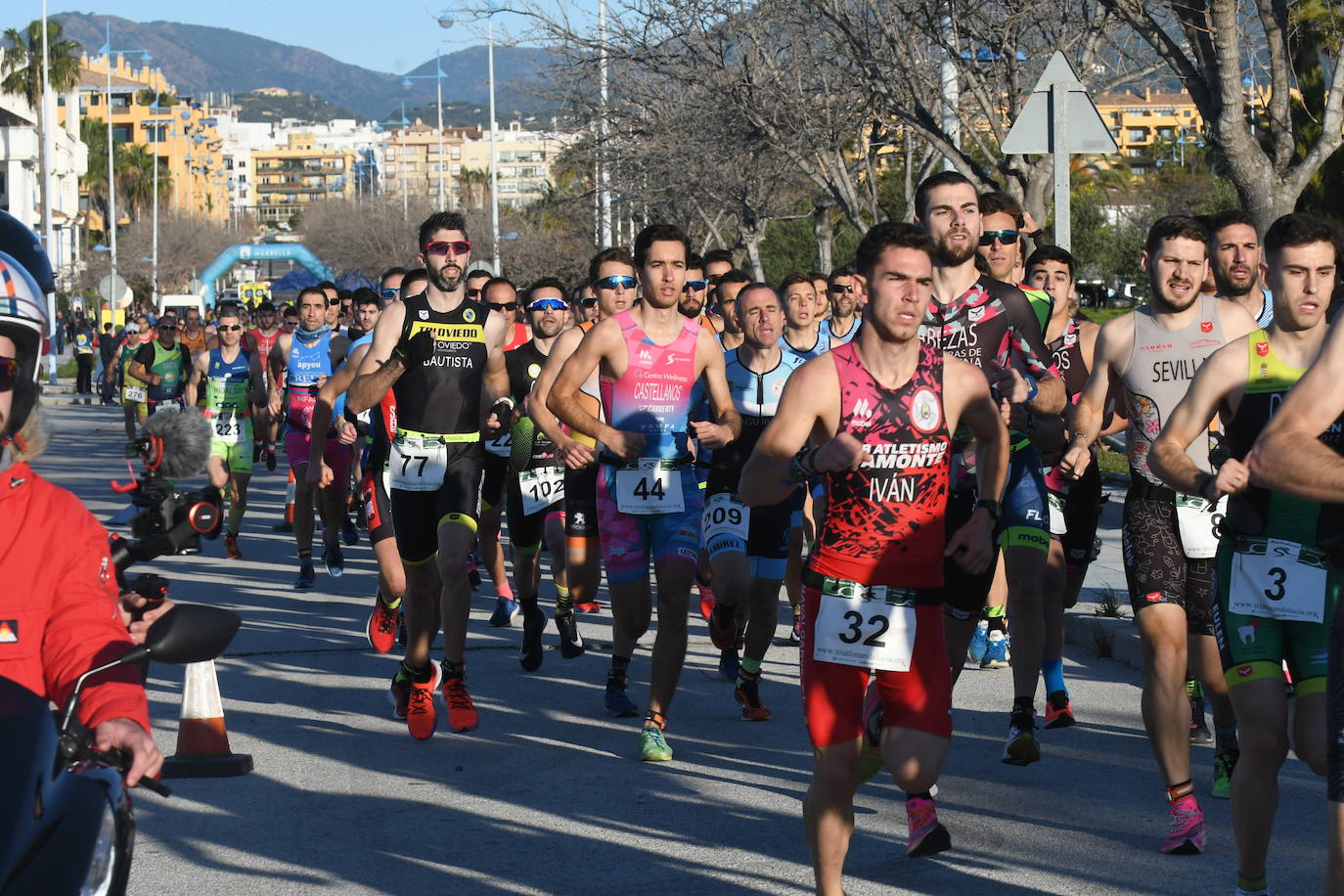 Unos 800 atletas se han dado cita en esta cita deportiva que incluye esta edición como novedad una promoción para deportistas no federados de categorías alevín e infantil