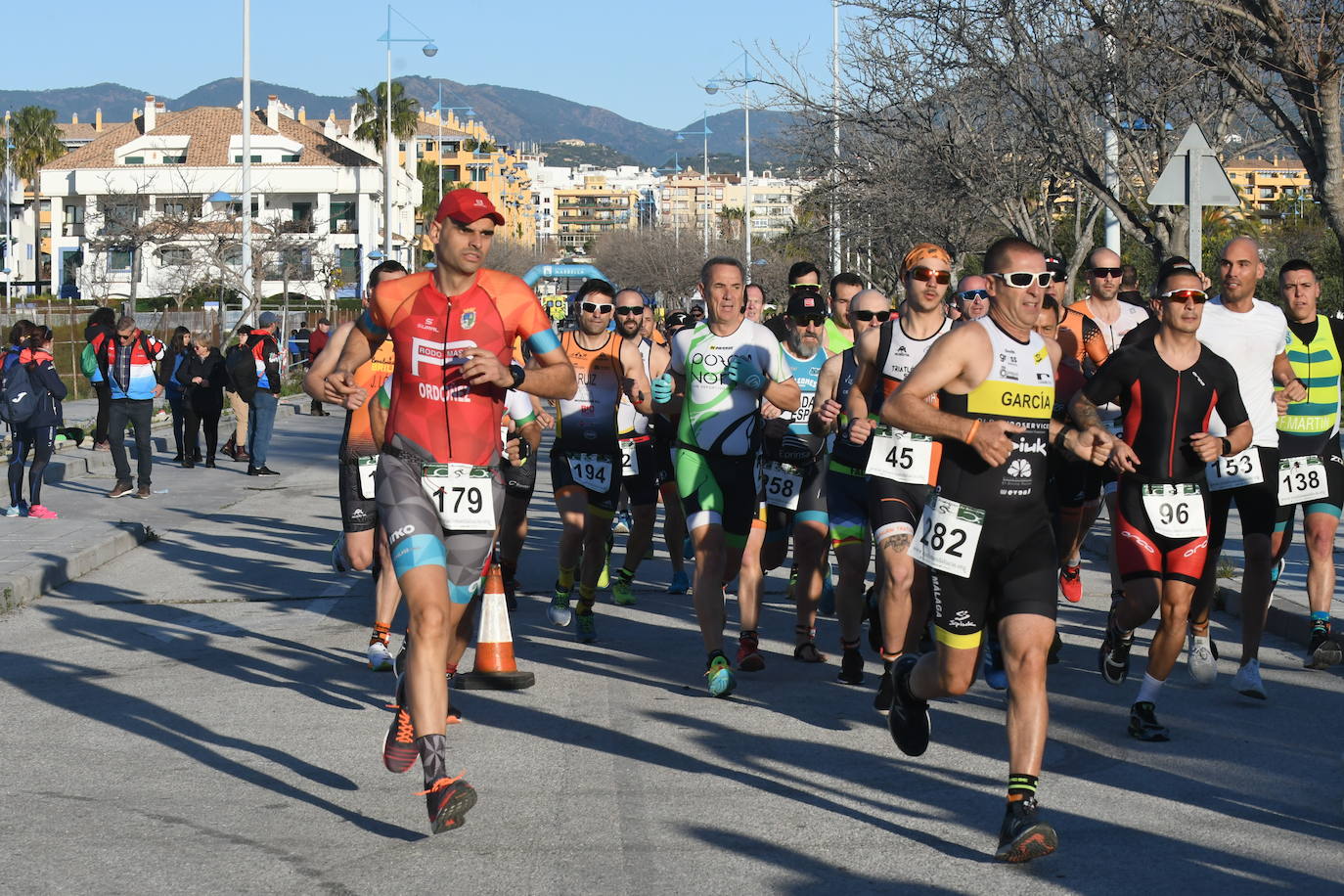 Unos 800 atletas se han dado cita en esta cita deportiva que incluye esta edición como novedad una promoción para deportistas no federados de categorías alevín e infantil