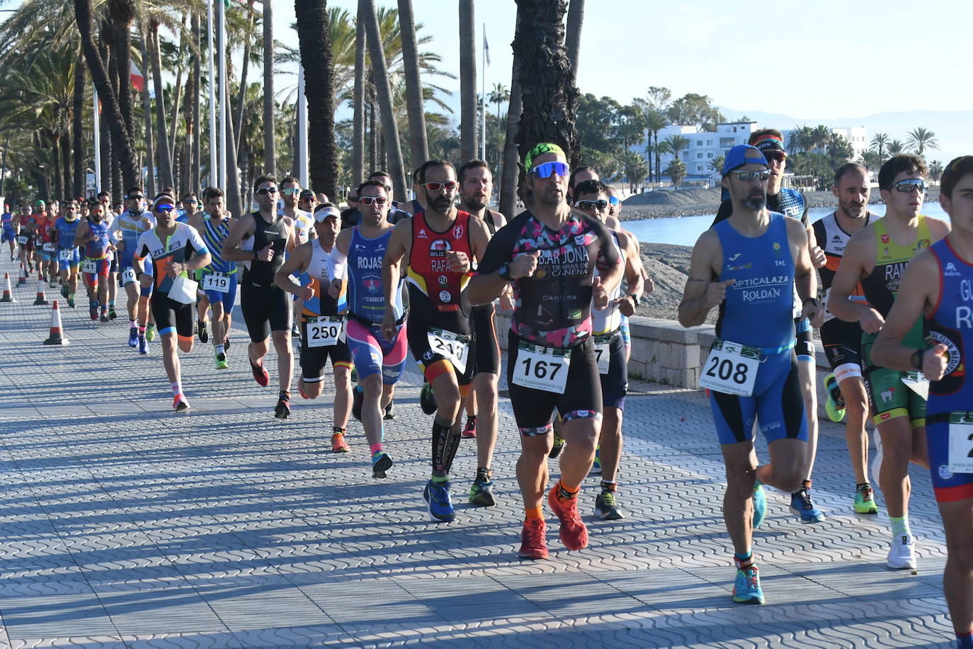 Unos 800 atletas se han dado cita en esta cita deportiva que incluye esta edición como novedad una promoción para deportistas no federados de categorías alevín e infantil