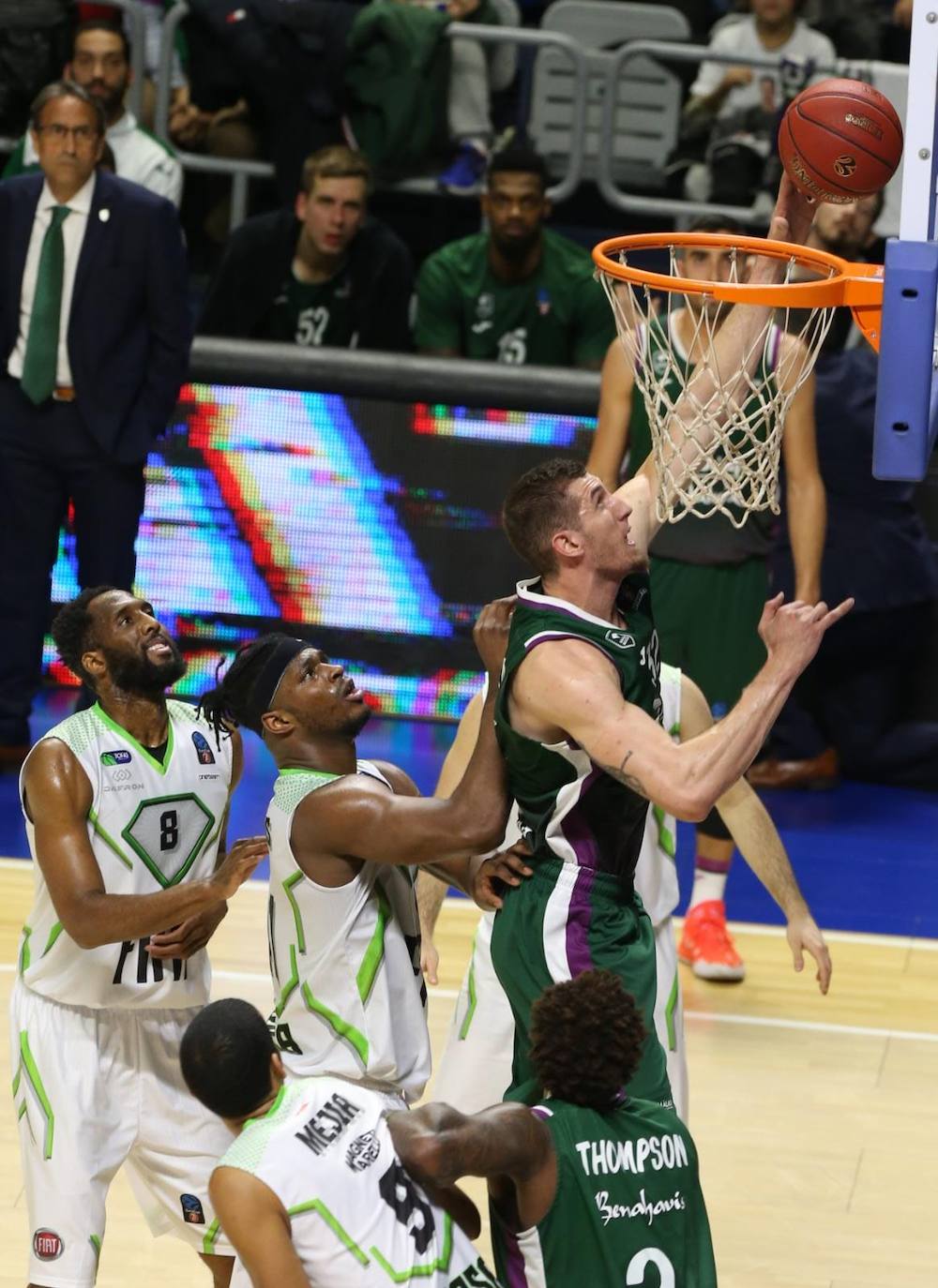 El conjunto malagueño recibió al equipo turco en un partido clave cara a la siguiente fase de la Eurocup