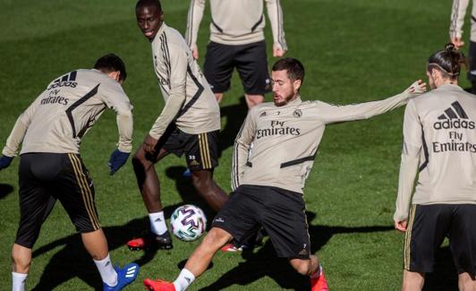 Hazard y Bale, entre otros, en el entrenamiento de este miércoles. 