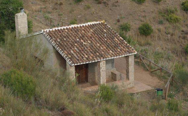 El refugio del Santo tiene una capacidad aproximada para diez personas.