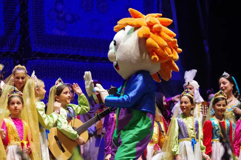 Comparsa infantil 'Las reinas de las maravillas'.