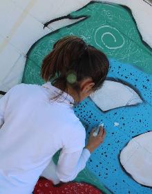Imagen secundaria 2 - La actividad ha contado con toda la comunidad escolar del CEIP Luis Buñuel. 