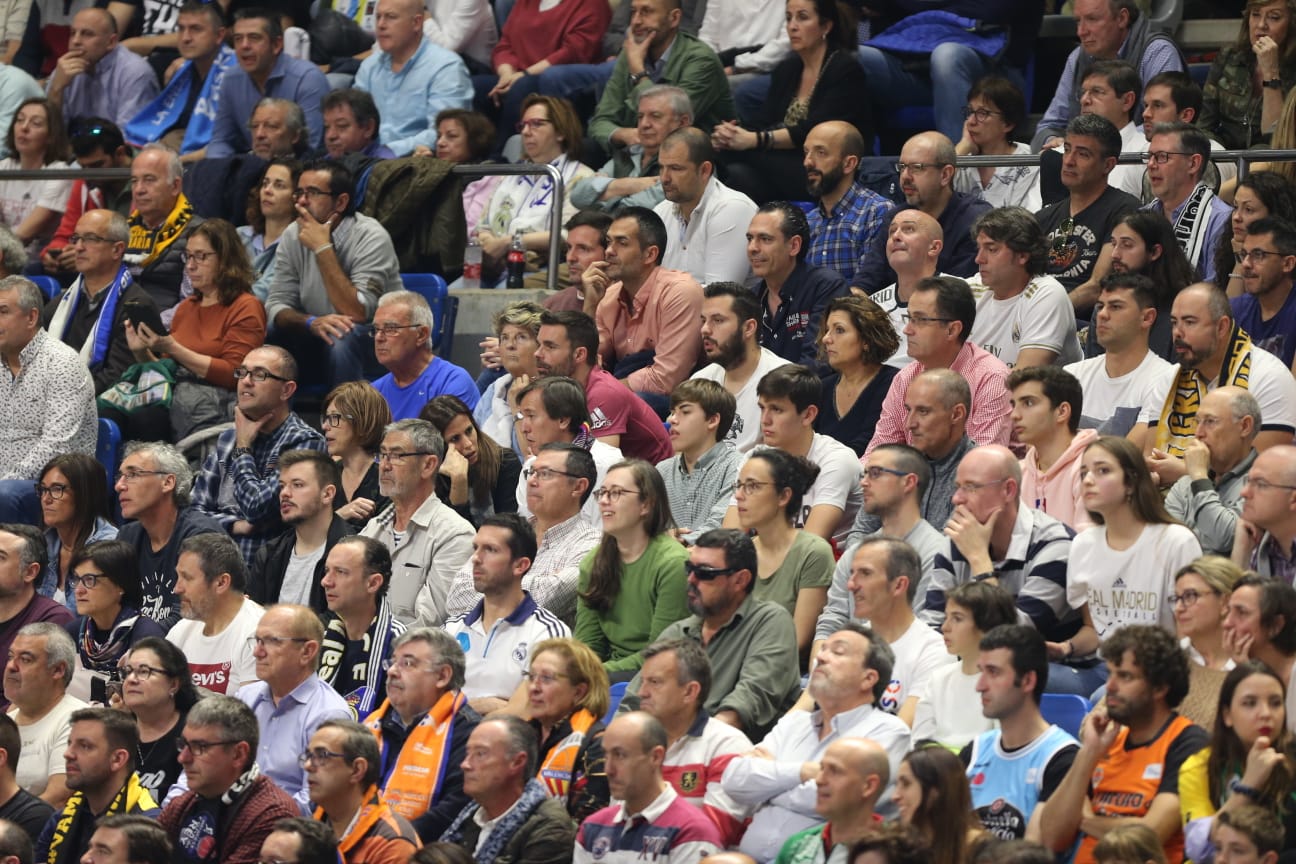Llenazo en el Carpena para ver el Real Madrid-Valencia y el Unicaja-Andorra