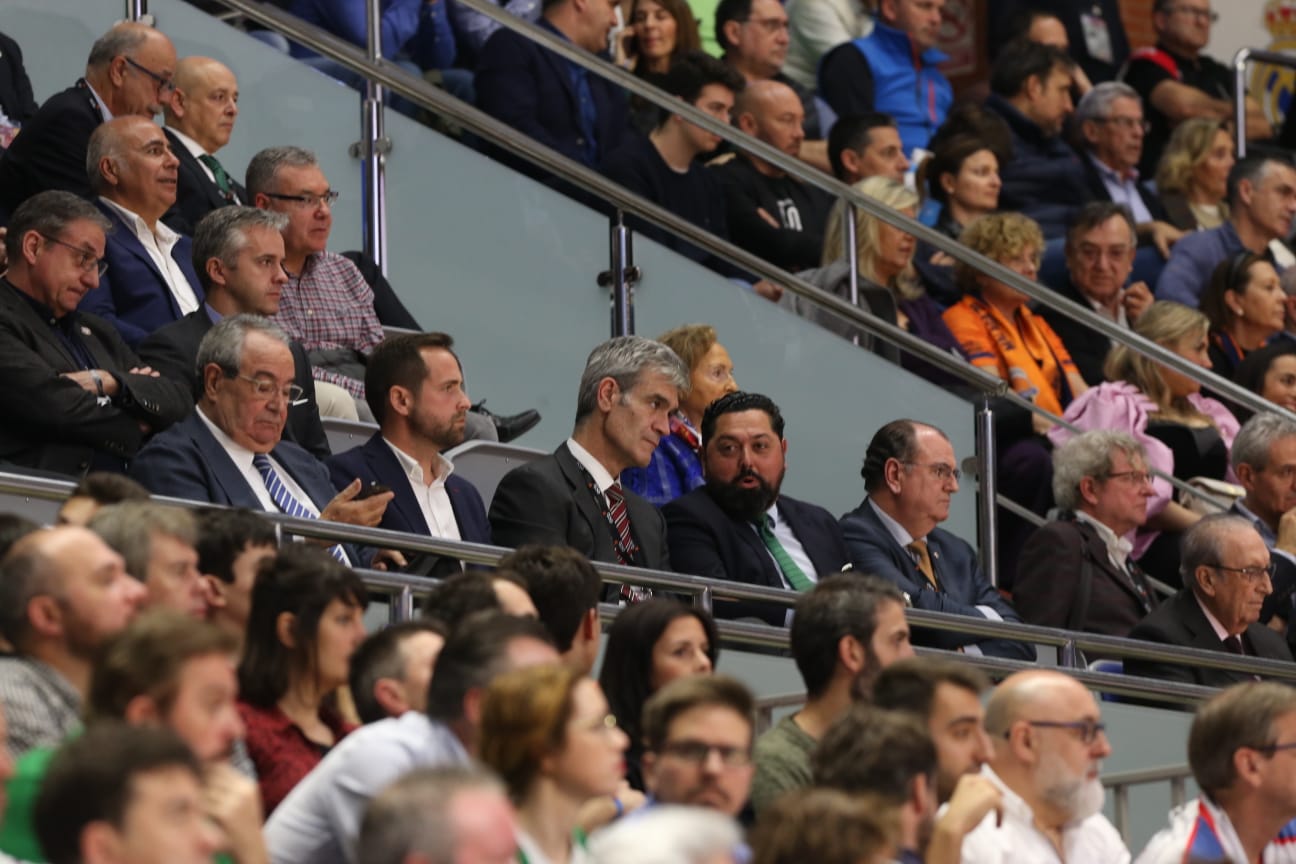 Llenazo en el Carpena para ver el Real Madrid-Valencia y el Unicaja-Andorra
