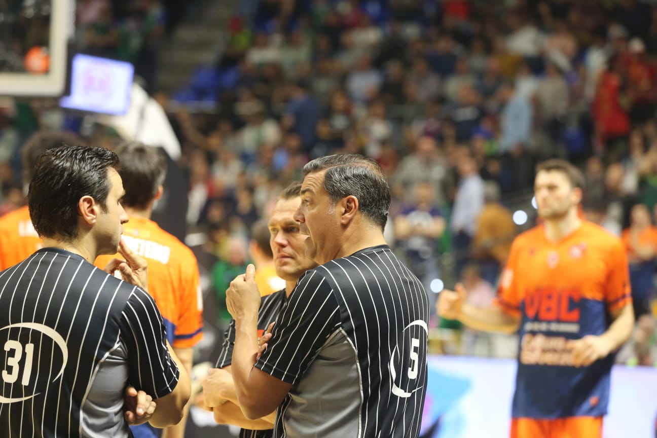 Llenazo en el Carpena para ver el Real Madrid-Valencia y el Unicaja-Andorra