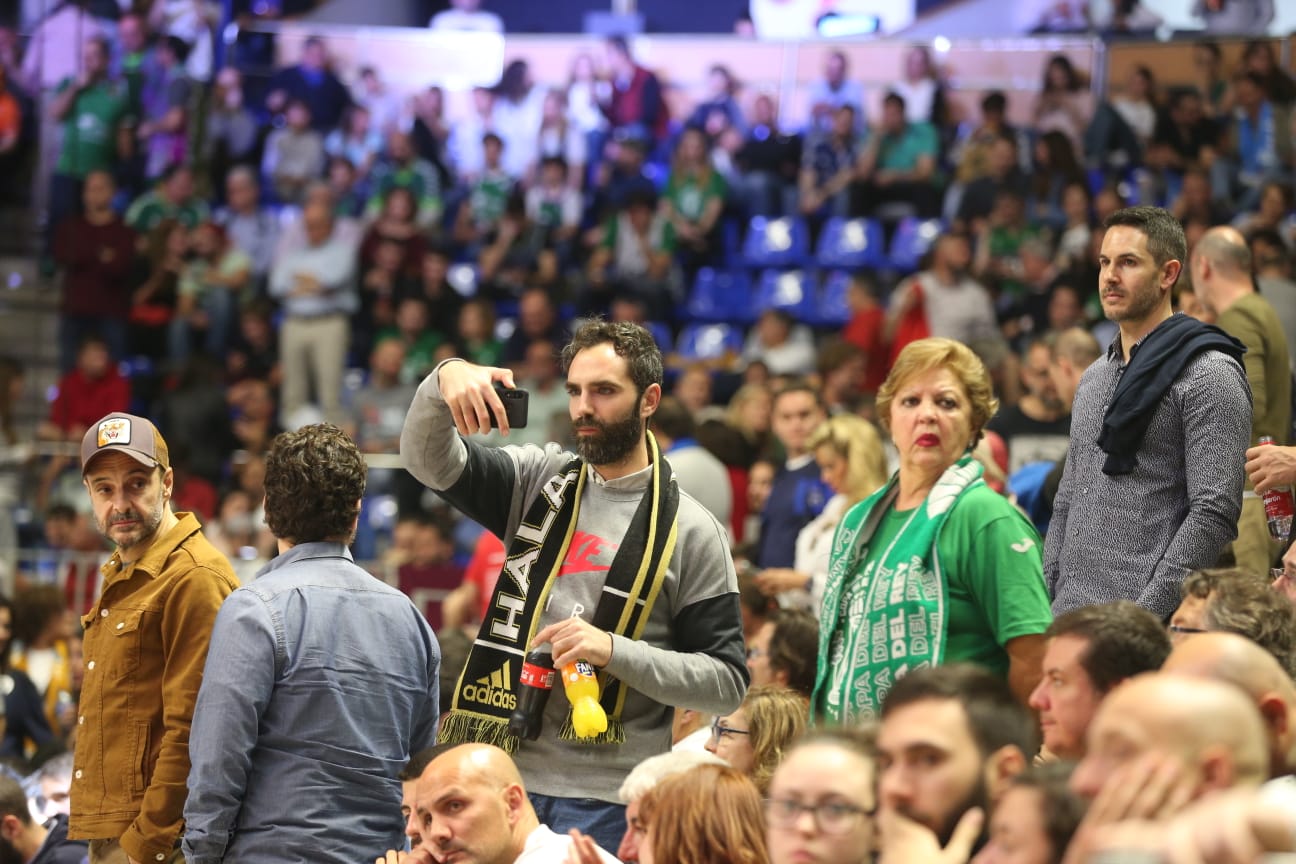 Llenazo en el Carpena para ver el Real Madrid-Valencia y el Unicaja-Andorra