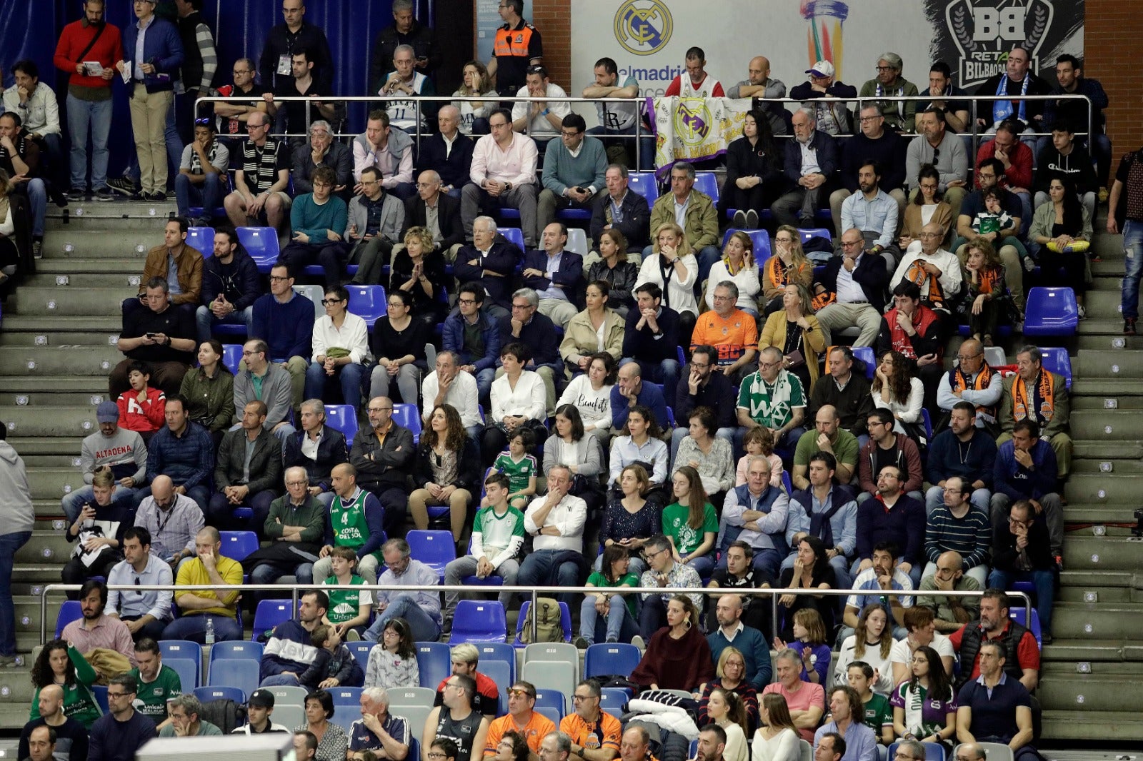 Llenazo en el Carpena para ver el Real Madrid-Valencia y el Unicaja-Andorra
