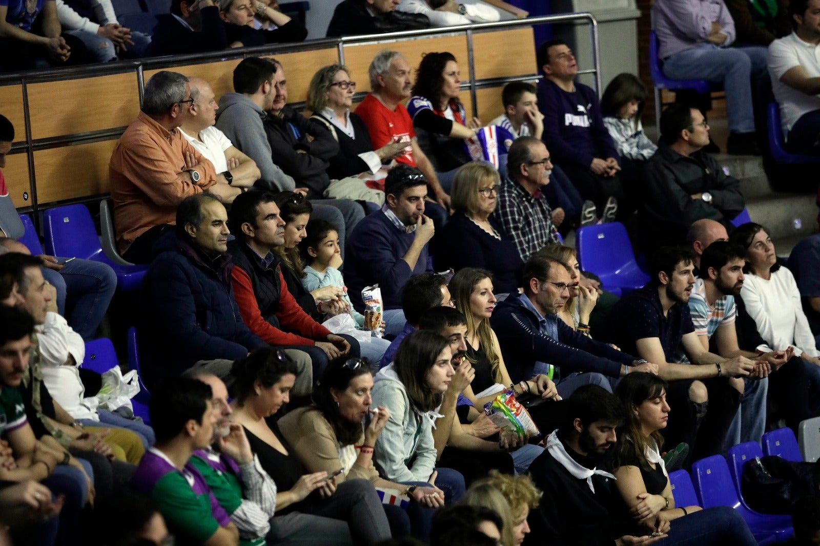 Llenazo en el Carpena para ver el Real Madrid-Valencia y el Unicaja-Andorra