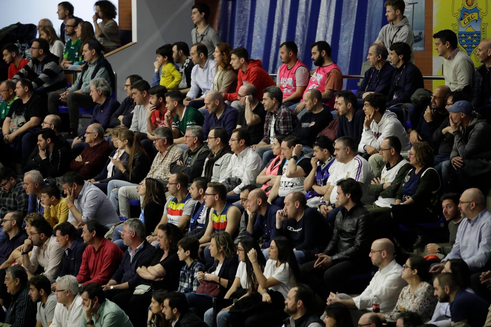 Llenazo en el Carpena para ver el Real Madrid-Valencia y el Unicaja-Andorra