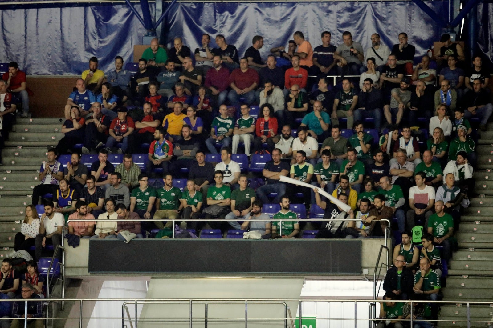 Llenazo en el Carpena para ver el Real Madrid-Valencia y el Unicaja-Andorra