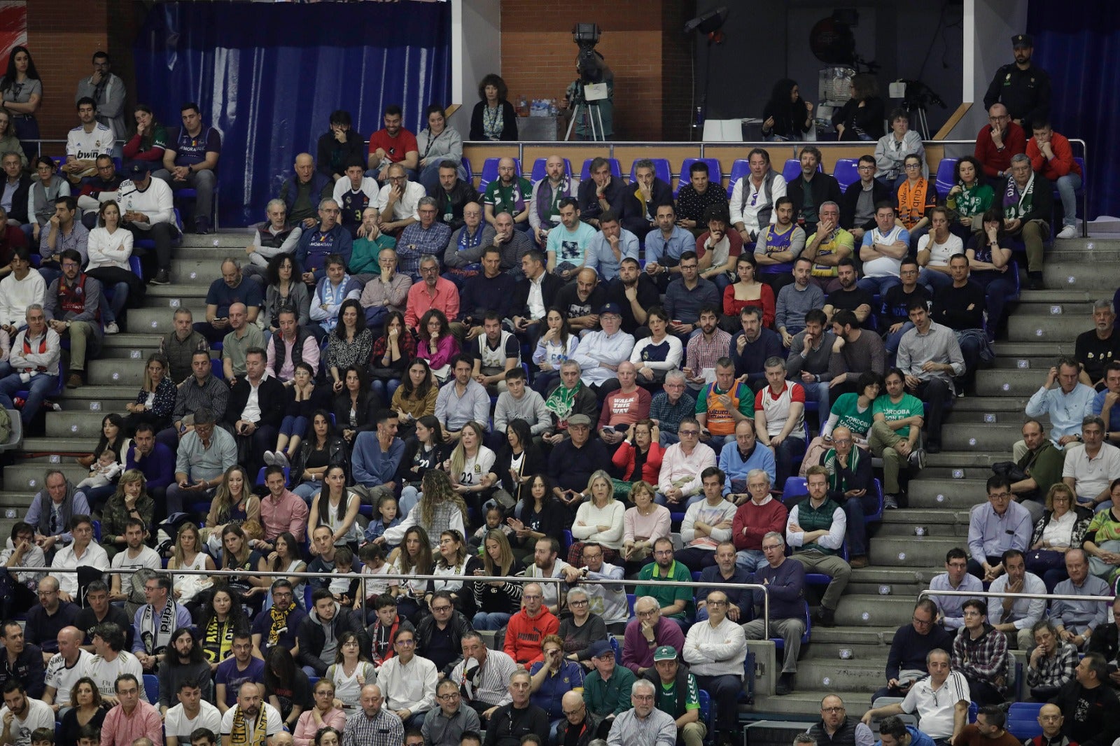 Llenazo en el Carpena para ver el Real Madrid-Valencia y el Unicaja-Andorra
