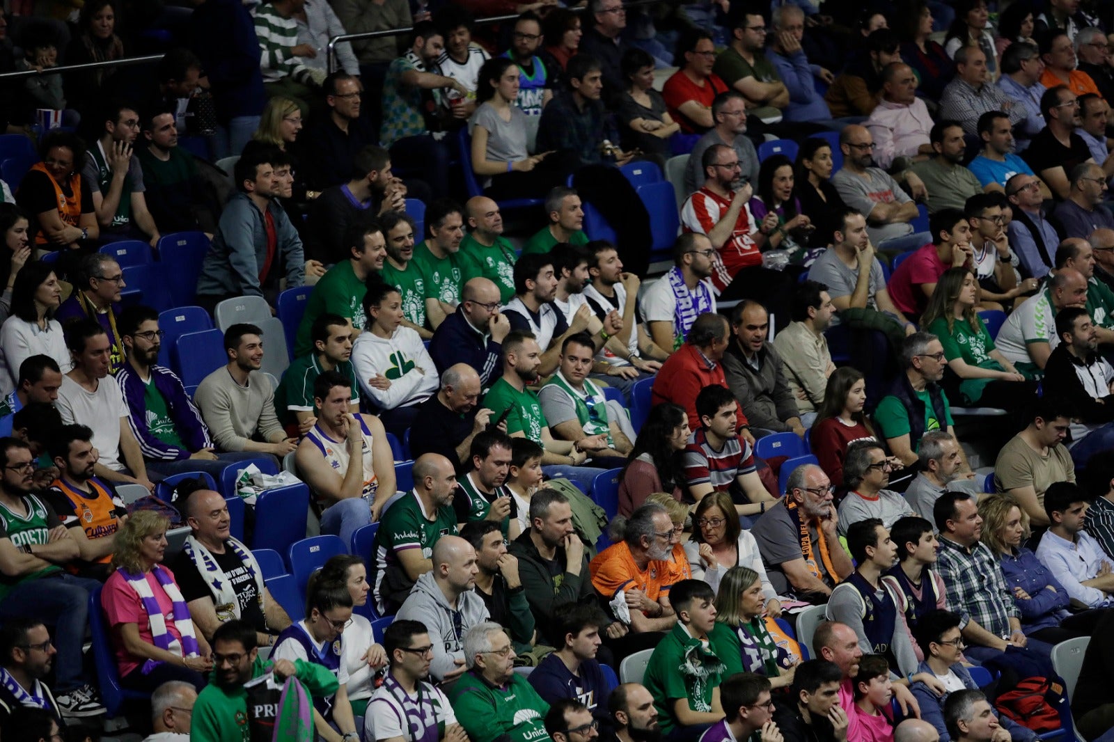 Llenazo en el Carpena para ver el Real Madrid-Valencia y el Unicaja-Andorra